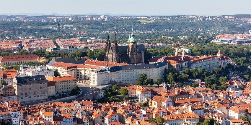 Artisan RGE intervenant à Amiens (Somme) pour la rénovation énergétique : pompe à chaleur, panneaux solaires, isolation — réseau Be Nergie